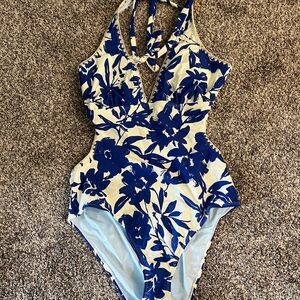 Cupshe Blue and White Floral One-Piece Swimwear